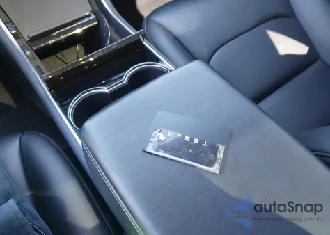 2018 Tesla Model 3 Long Range/Mid Range from USA, damaged, VIN 5YJ3E1EA5JF022620